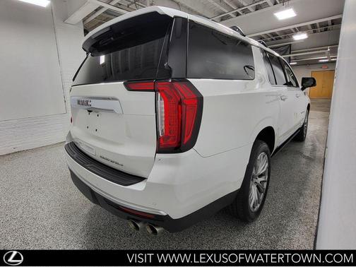 White Frost Tricoat 2022 GMC Yukon XL Denali