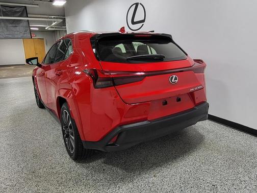 2025 Lexus UX 300h Premium
