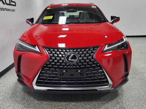 2025 Lexus UX 300h Premium