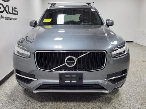 2018 Volvo XC90 T6 Momentum
