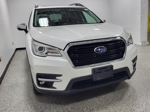 Crystal White Pearl 2019 Subaru Ascent Touring 7-Passenger