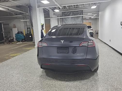 2024 Tesla Model Y Long Range Dual Motor All-Wheel Drive