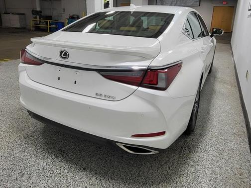 2021 Lexus ES 350 Base