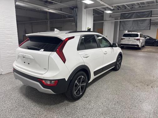 2023 Kia Niro EX