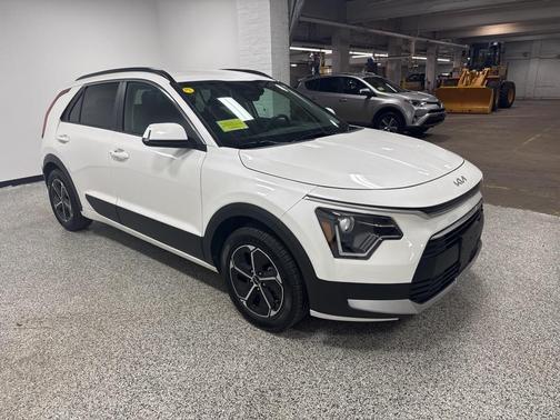 2023 Kia Niro EX