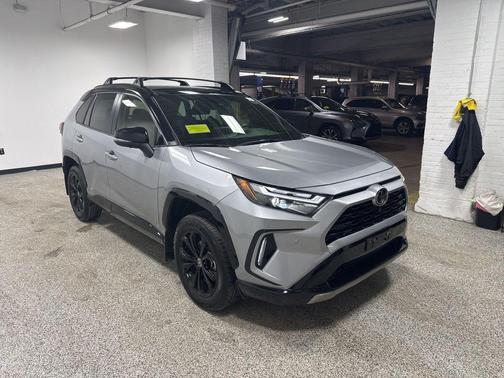 2025 Toyota RAV4 Hybrid SE