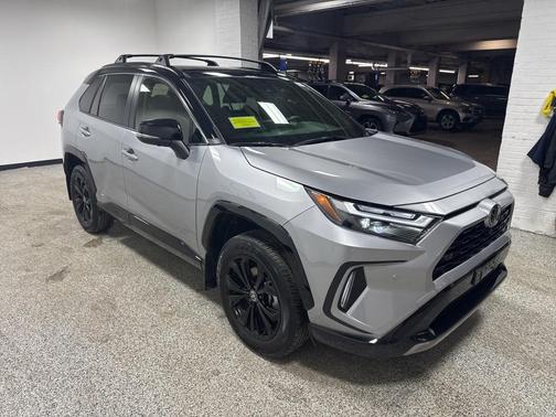 2025 Toyota RAV4 Hybrid SE