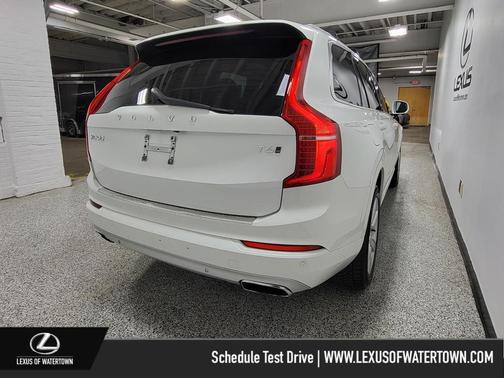 2021 Volvo XC90 T6 Momentum