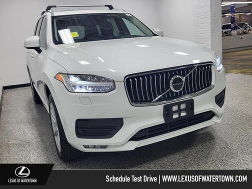 2021 Volvo XC90 T6 Momentum
