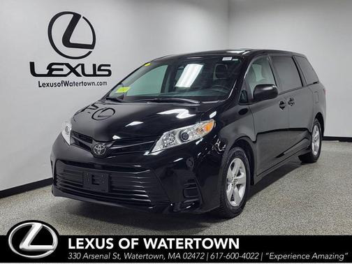 Midnight Black Metallic 2020 Toyota Sienna SE