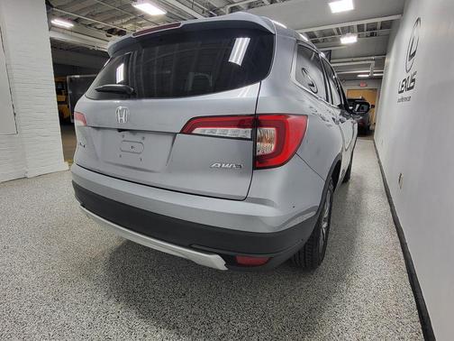Lunar Silver Metallic 2022 Honda Pilot AWD EX-L