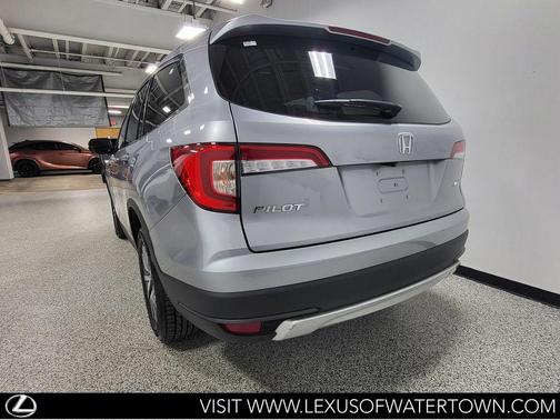 Lunar Silver Metallic 2022 Honda Pilot AWD EX-L