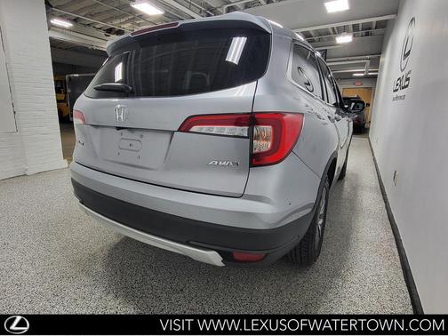 Lunar Silver Metallic 2022 Honda Pilot AWD EX-L
