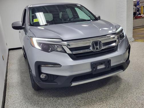 Lunar Silver Metallic 2022 Honda Pilot AWD EX-L