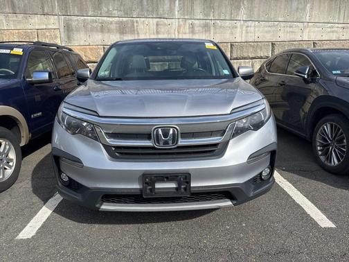 Lunar Silver Metallic 2022 Honda Pilot AWD EX-L