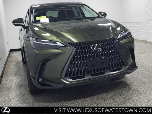 Nori Green Pearl 2024 Lexus NX 450h+ Luxury