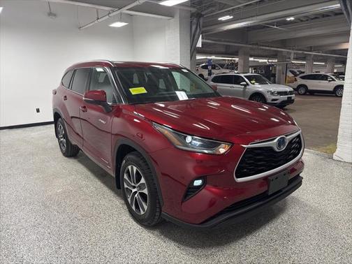 2021 Toyota Highlander Hybrid XLE
