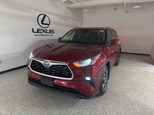 2021 Toyota Highlander Hybrid XLE