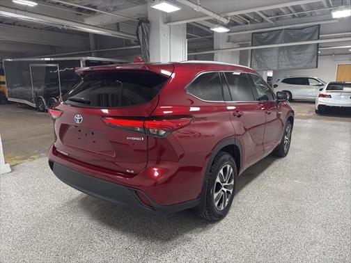 2021 Toyota Highlander Hybrid XLE