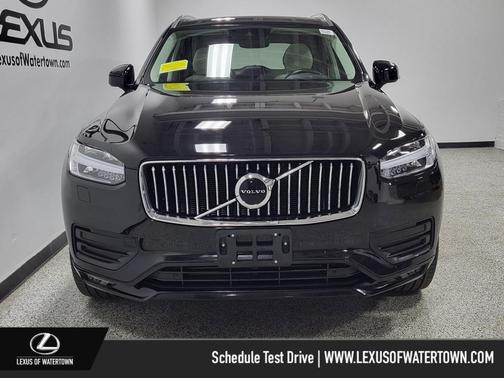 2021 Volvo XC90 T6 Momentum