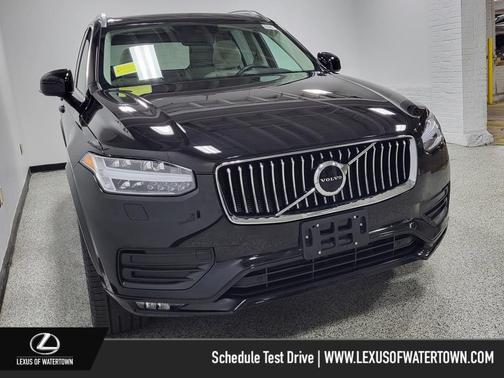 2021 Volvo XC90 T6 Momentum