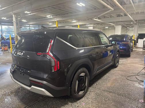 Panthera Metal 2026 Kia EV9 Wind