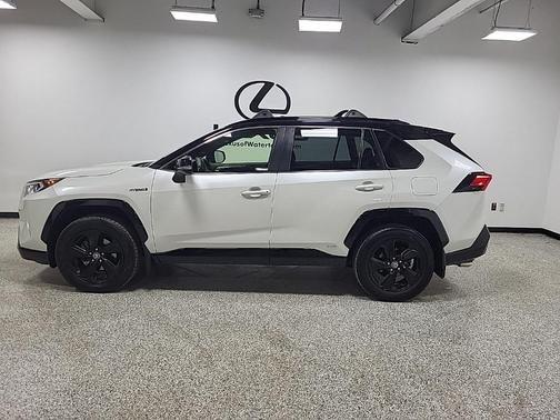 2020 Toyota RAV4 Hybrid SE