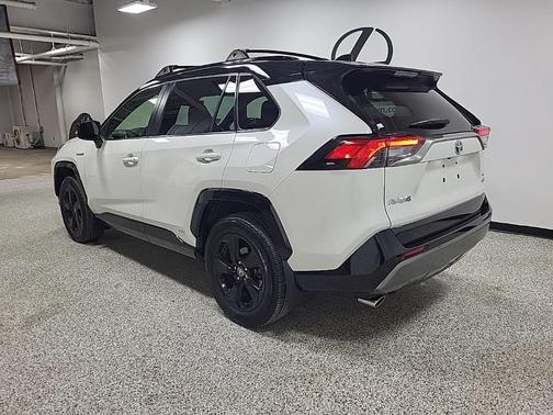 2020 Toyota RAV4 Hybrid SE