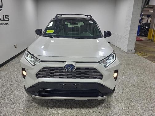 2020 Toyota RAV4 Hybrid SE