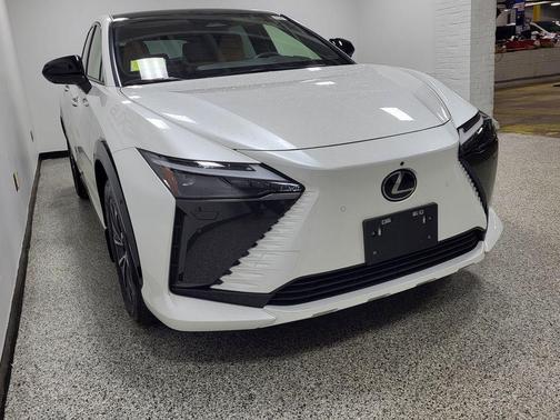 Eminent White Pearl 2023 Lexus RZ 450e Premium
