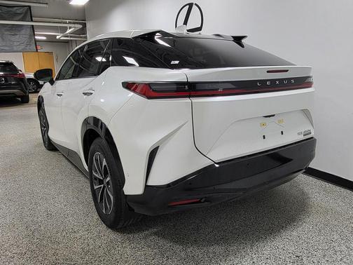 Eminent White Pearl 2023 Lexus RZ 450e Premium