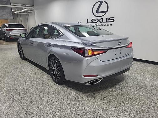 2023 Lexus ES 350 Base