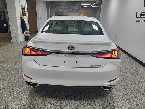 2024 Lexus ES 350 Base