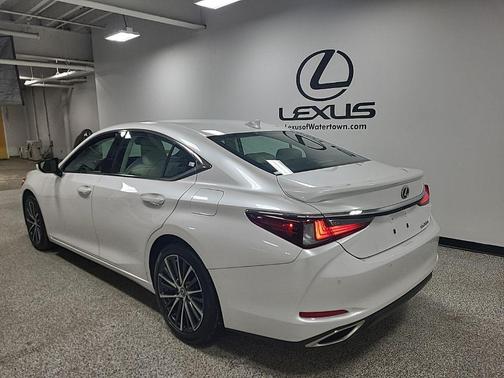 2024 Lexus ES 350 Base