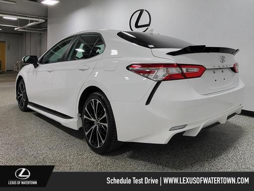 2020 Toyota Camry SE