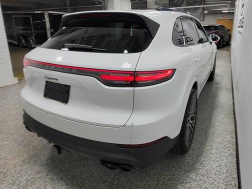 2022 Porsche Cayenne Platinum Edition