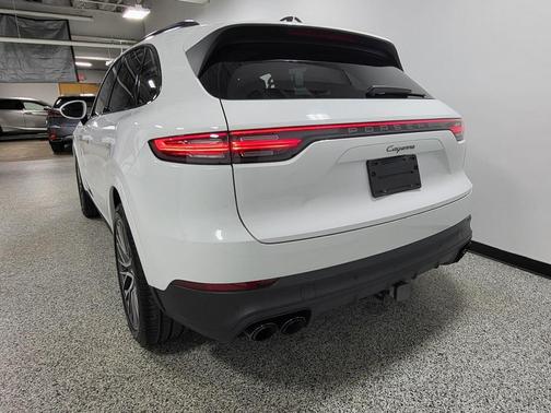 2022 Porsche Cayenne Platinum Edition