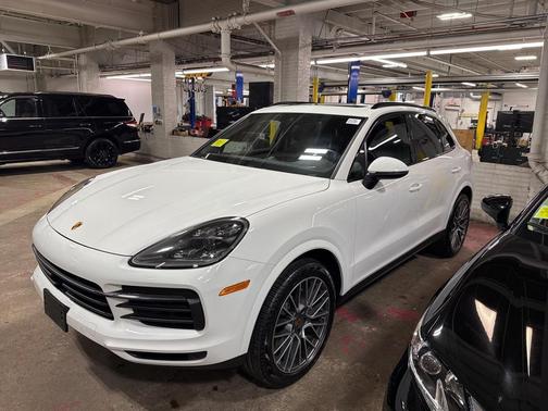 2022 Porsche Cayenne Platinum Edition