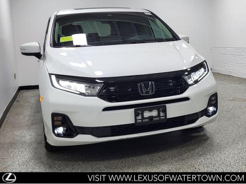 Platinum White Pearl 2026 Honda Odyssey Elite
