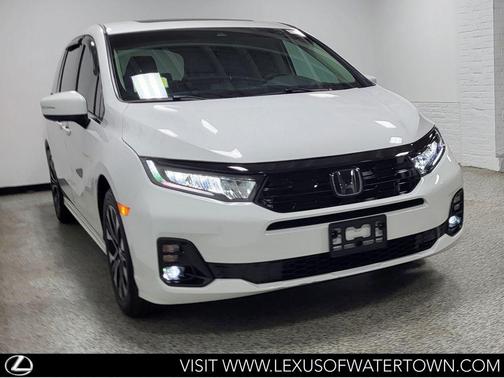 Platinum White Pearl 2026 Honda Odyssey Elite