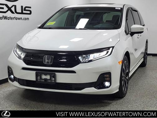 Platinum White Pearl 2026 Honda Odyssey Elite