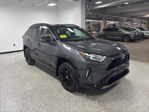 2024 Toyota RAV4 Hybrid SE