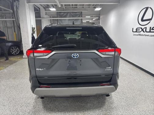 2024 Toyota RAV4 Hybrid SE
