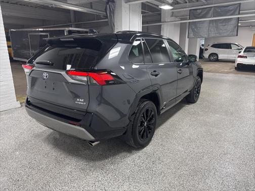 2024 Toyota RAV4 Hybrid SE