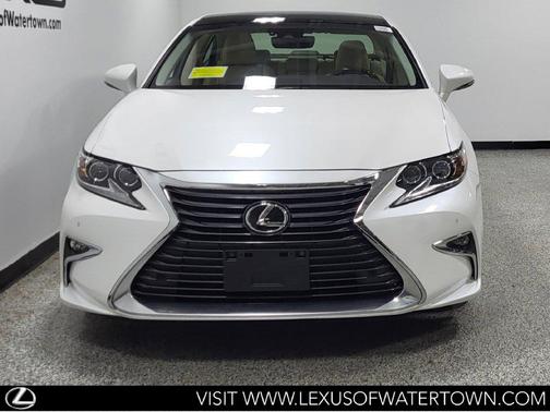 Eminent White Pearl 2017 Lexus ES 350 Base