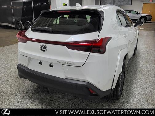 Eminent White Pearl 2023 Lexus UX 250h Base