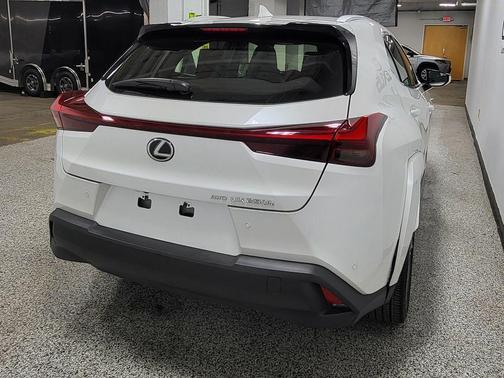 Eminent White Pearl 2023 Lexus UX 250h Base