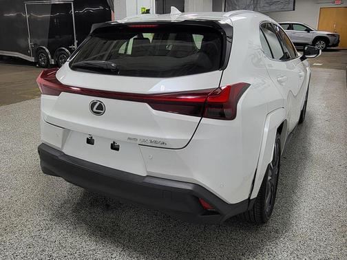 Eminent White Pearl 2023 Lexus UX 250h Base