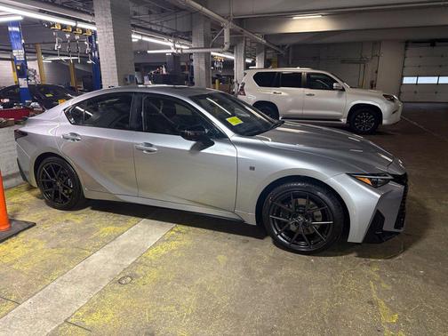 Iridium 2026 Lexus IS 350 F SPORT Design