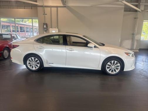 2014 Lexus ES 300h Base